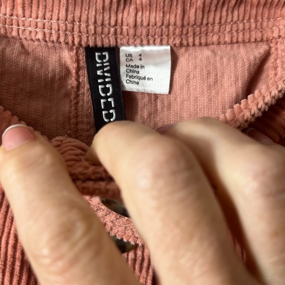 H&M Divided Button-Front Corduroy Pink Rose Mini Skirt Size 4 Preppy Fall Y2K - Picture 3 of 7